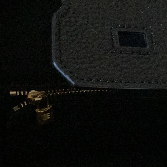 Elegant Black Handbag - Picture 5 of 7